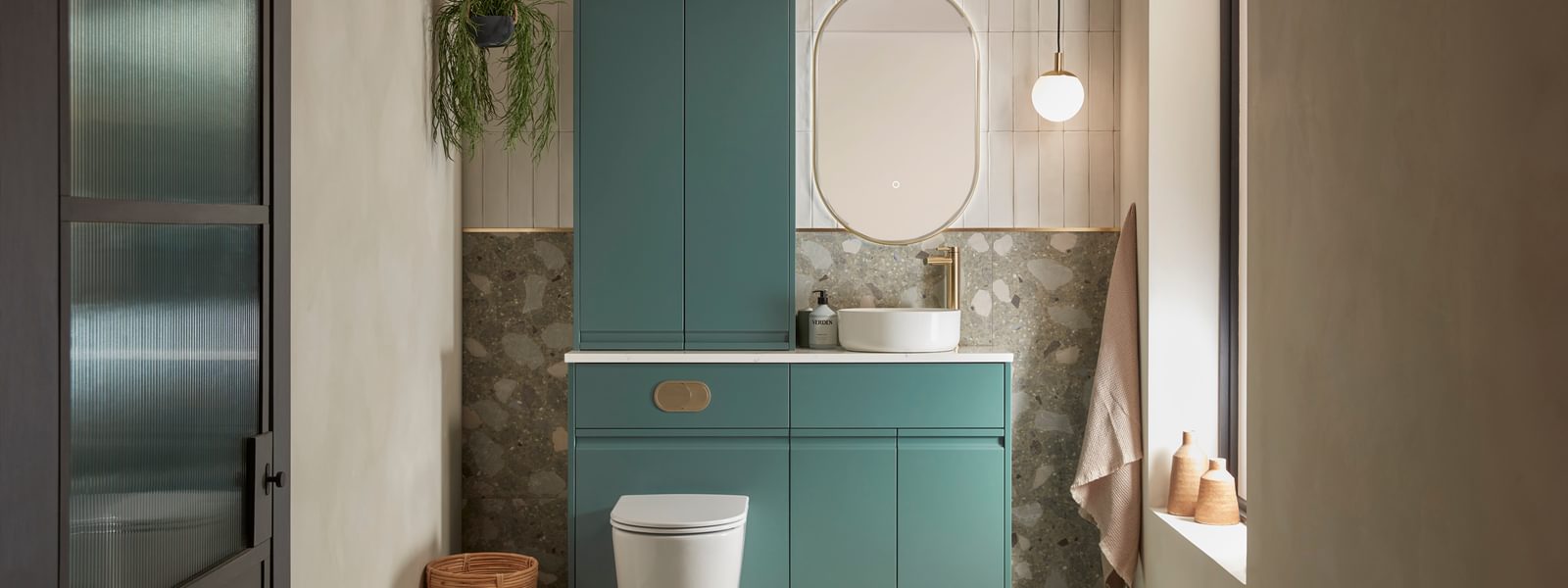 Scribe Viridian Green Lifestyle 1340 1