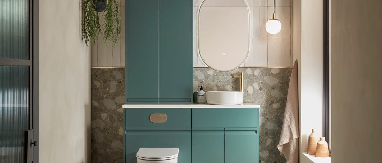 Scribe Viridian Green Lifestyle 1340
