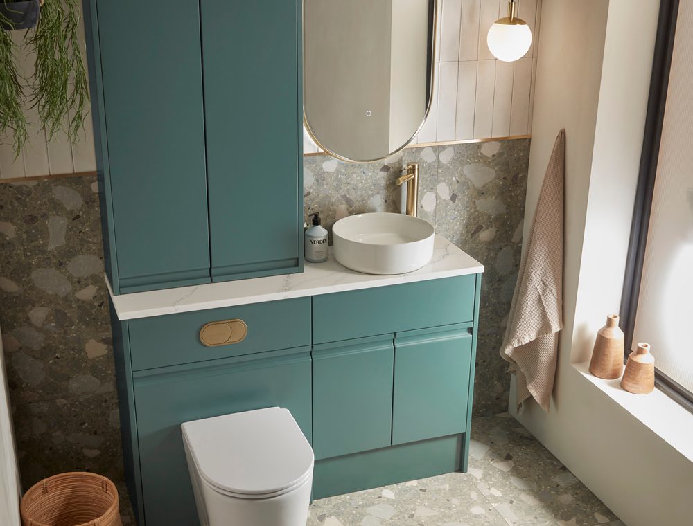 Scribe Viridian Green Lifestyle 1348