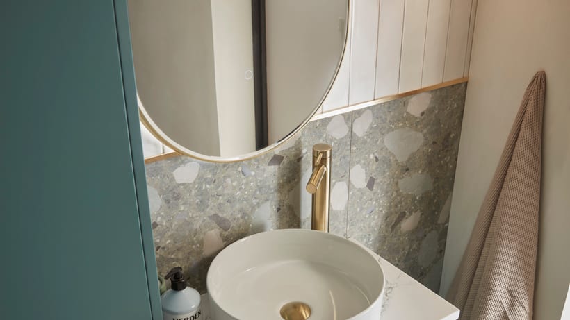 Scribe Viridian Green Lifestyle 1361