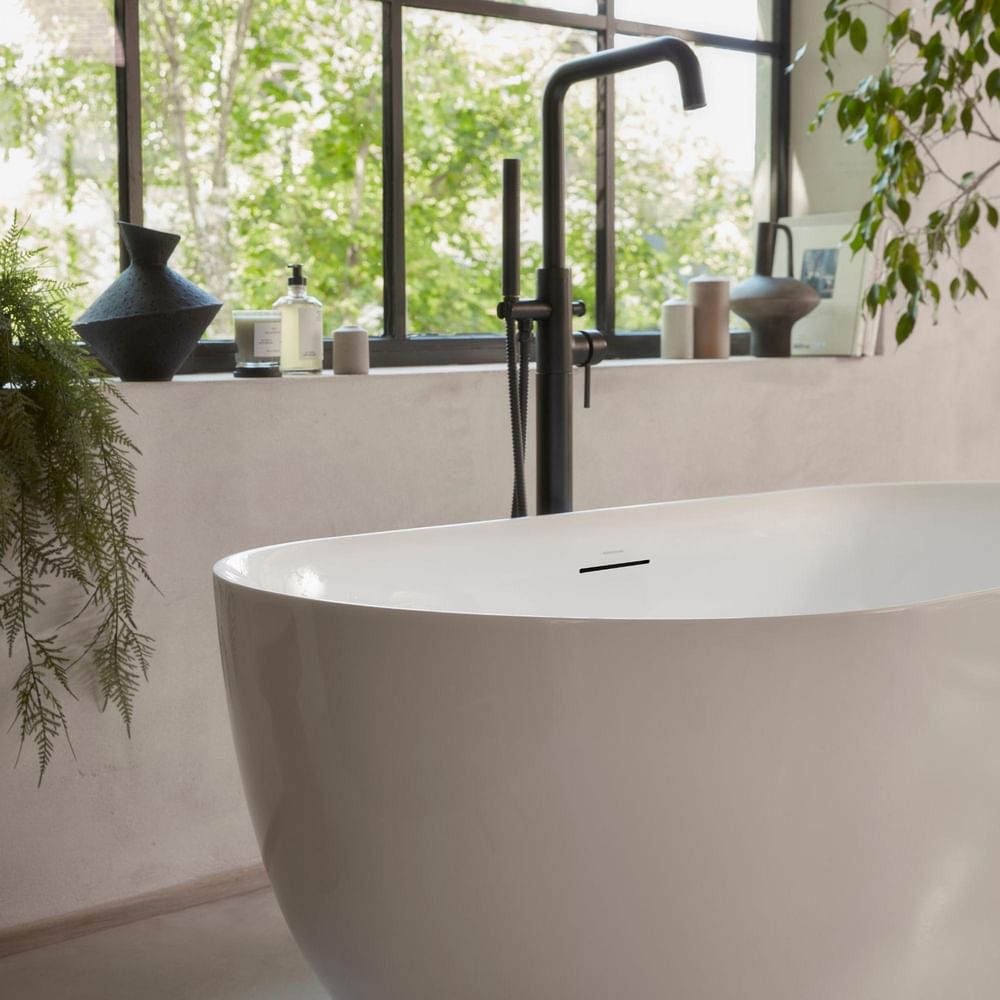 Storm Nova Note Freestanding Bathtub Cropped Square slide image Storm Nova Note Freestanding Bathtub Cropped Square slide image