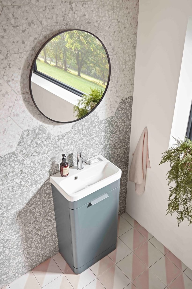 Thesis 600mm Non illuminated mirror TNM60 C lifestyle
