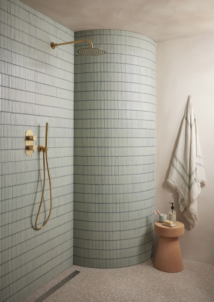 Unity Brass Shower Lifestyle 6452 slide image Unity Brass Shower Lifestyle 6452 slide image