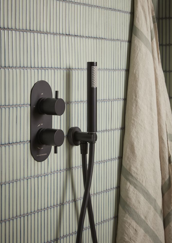 Unity Shower Black valve handset Detail 6414 slide image Unity Shower Black valve handset Detail 6414 slide image