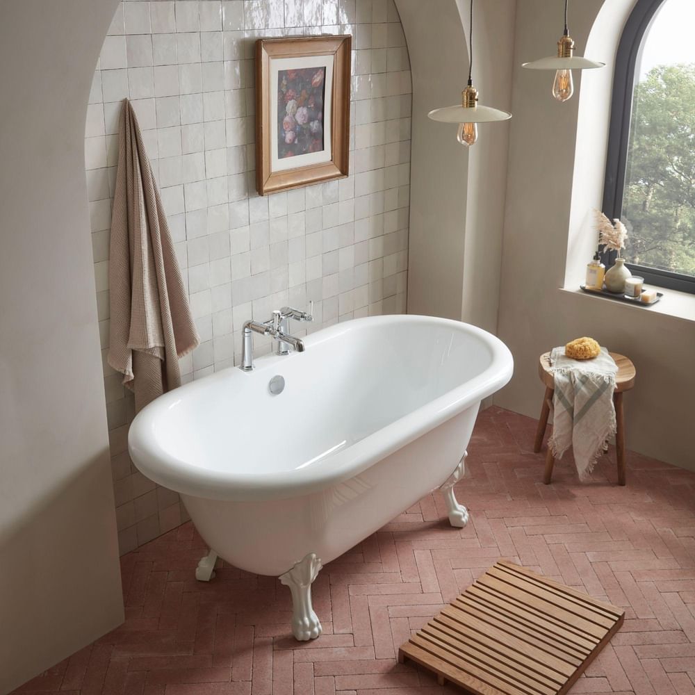Widcombe Roll Top Bathtub Cropped Square 4 slide image Widcombe Roll Top Bathtub Cropped Square 4 slide image
