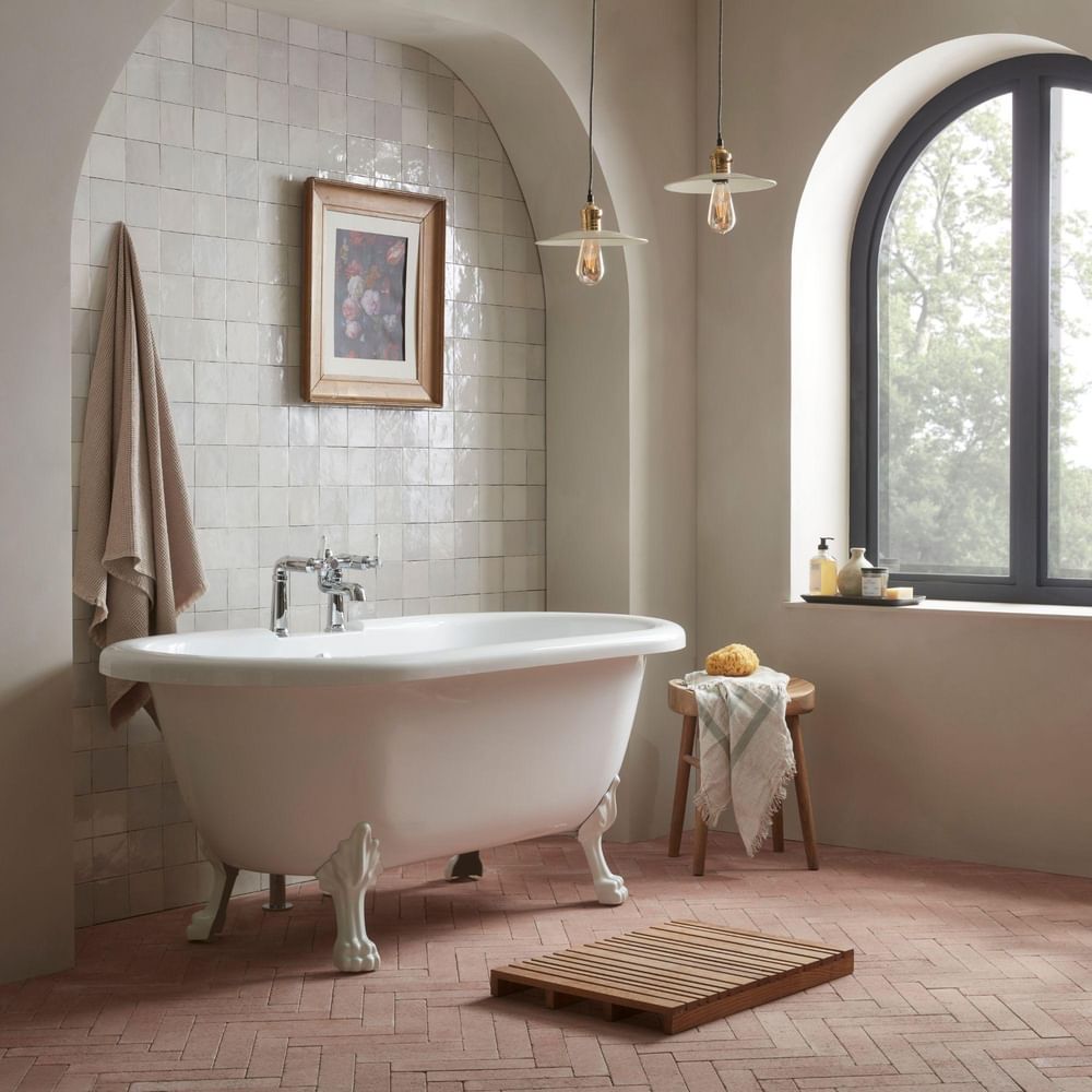 Widcombe Roll Top Bathtub Cropped Square 6 slide image Widcombe Roll Top Bathtub Cropped Square 6 slide image