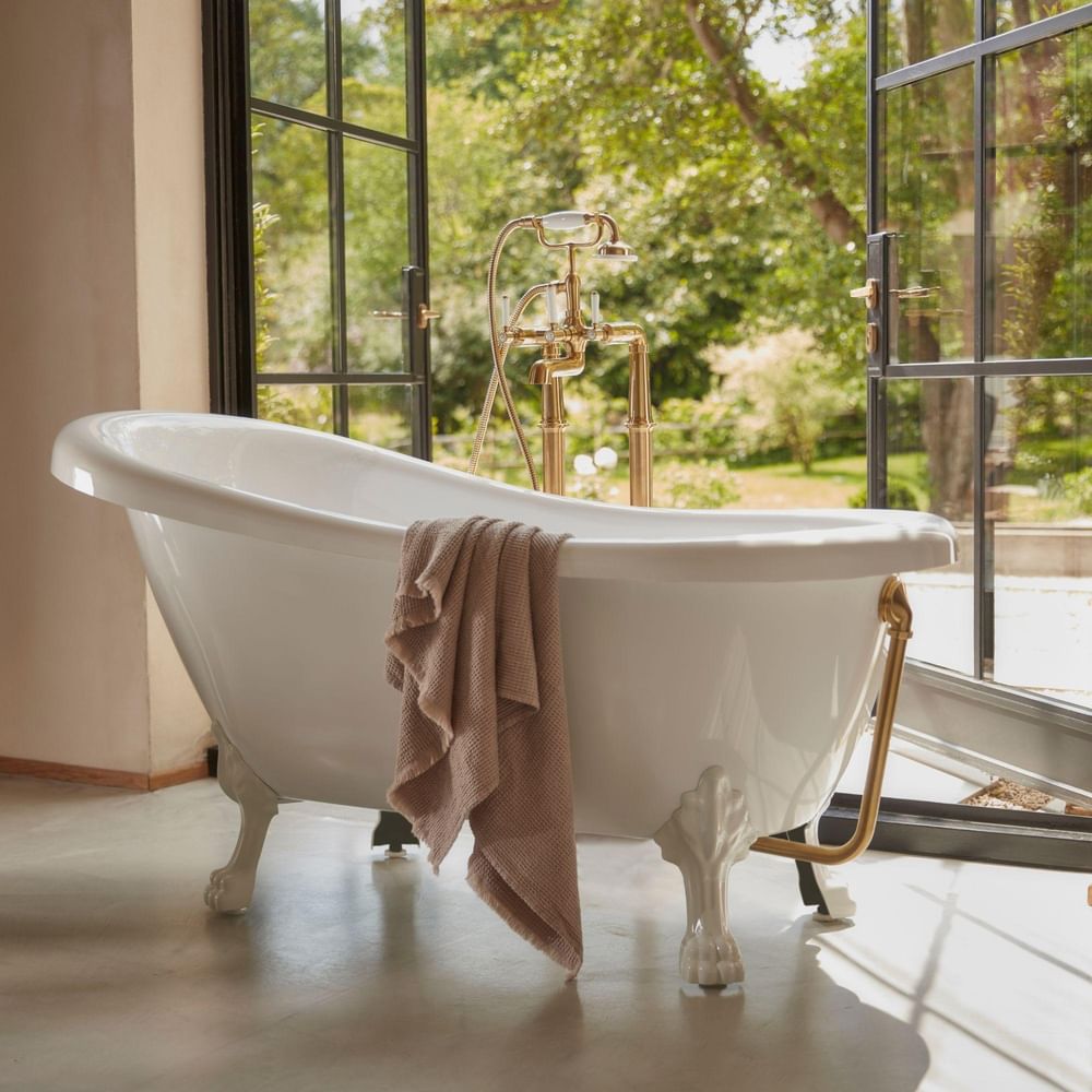 Widcombe Single Slipper Bathtub Cropped Square 3 slide image Widcombe Single Slipper Bathtub Cropped Square 3 slide image