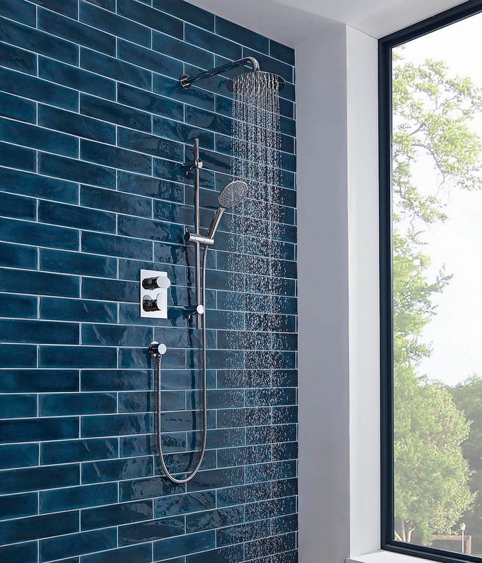 Fuse shower head water on lifestyle v01