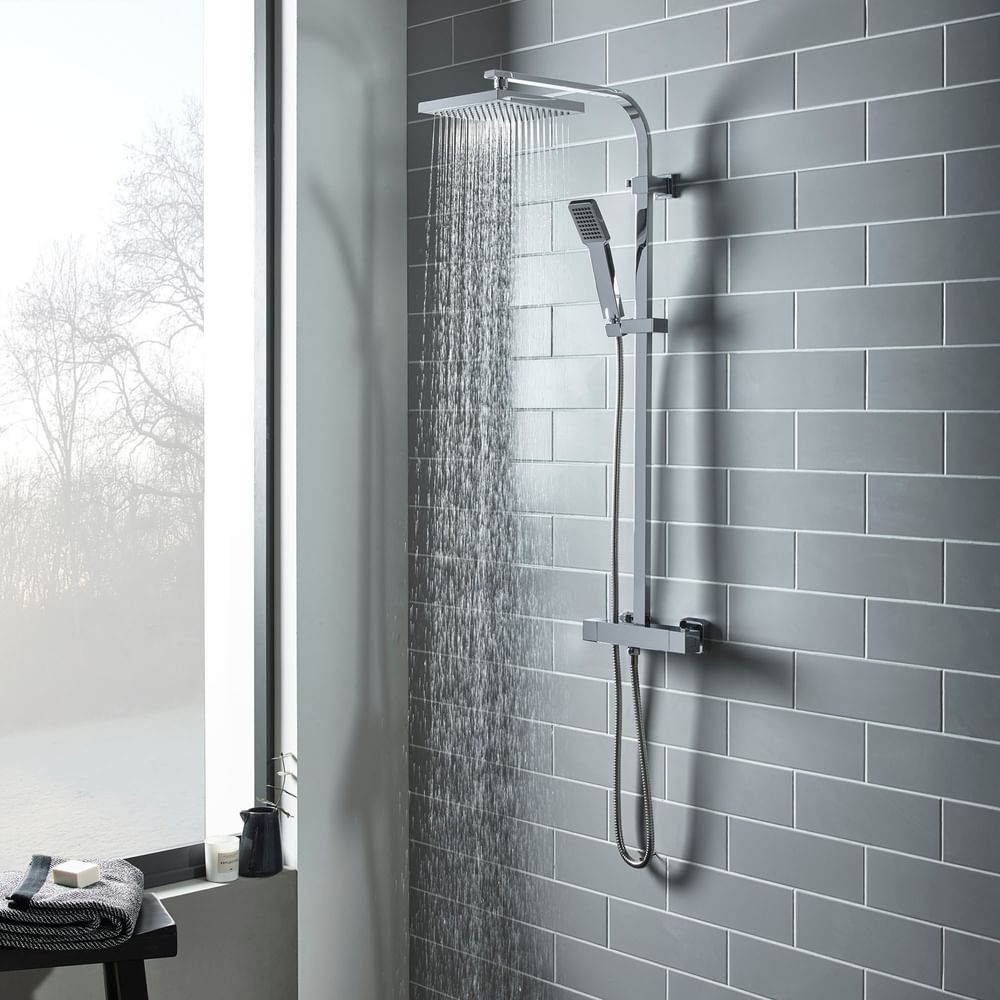 Harbour shower lifestyle with water v01 slide image Harbour shower lifestyle with water v01 slide image